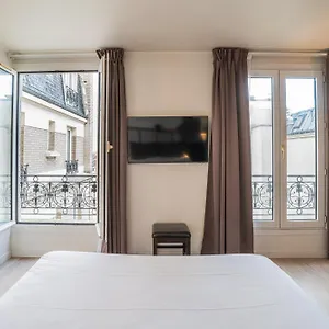 Otel De Flore - Montmartre