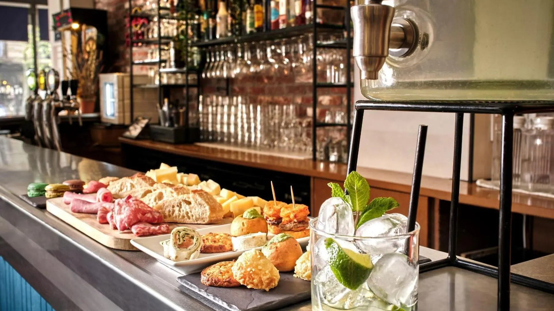 Hotel The Playce By Happyculture Parigi