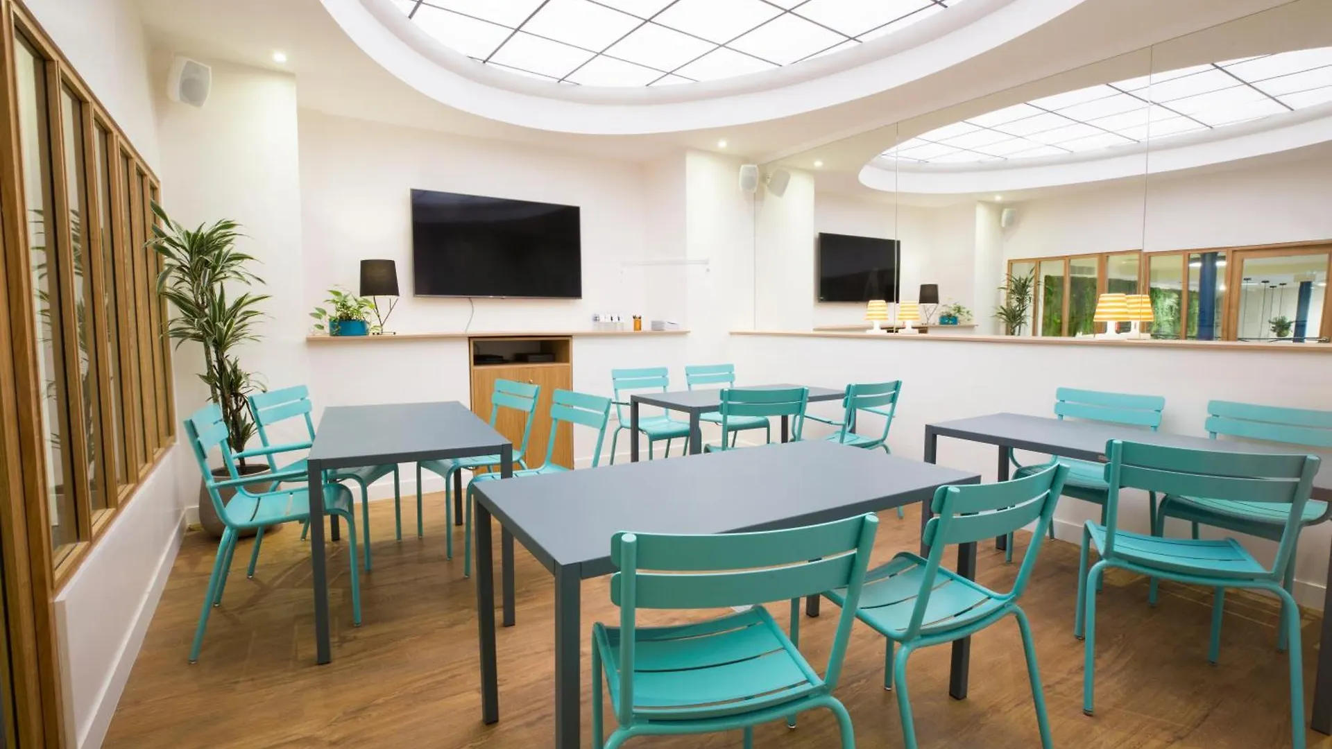 Hotel The Playce By Happyculture Parigi